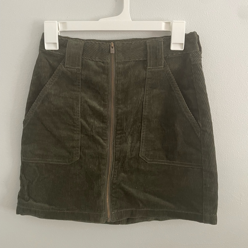 Hollister army green zip up skirt
